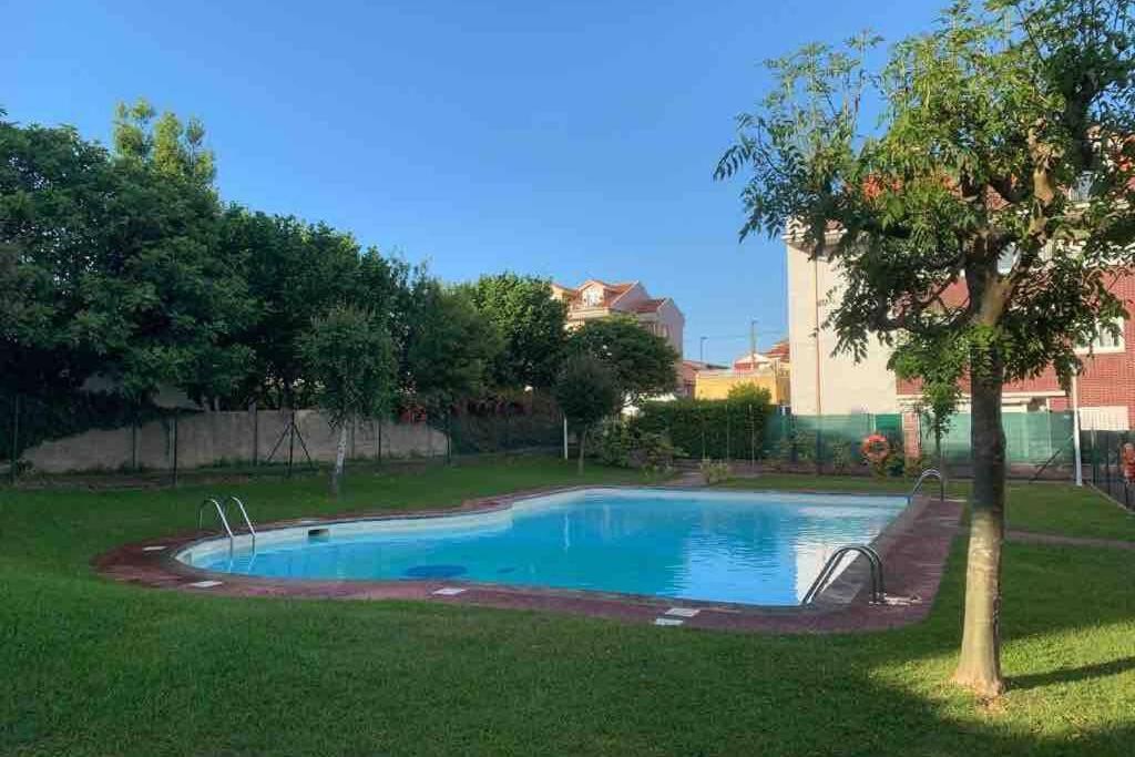 Appartement Garaje Y Piscina Comunitaria! à Suances Extérieur photo