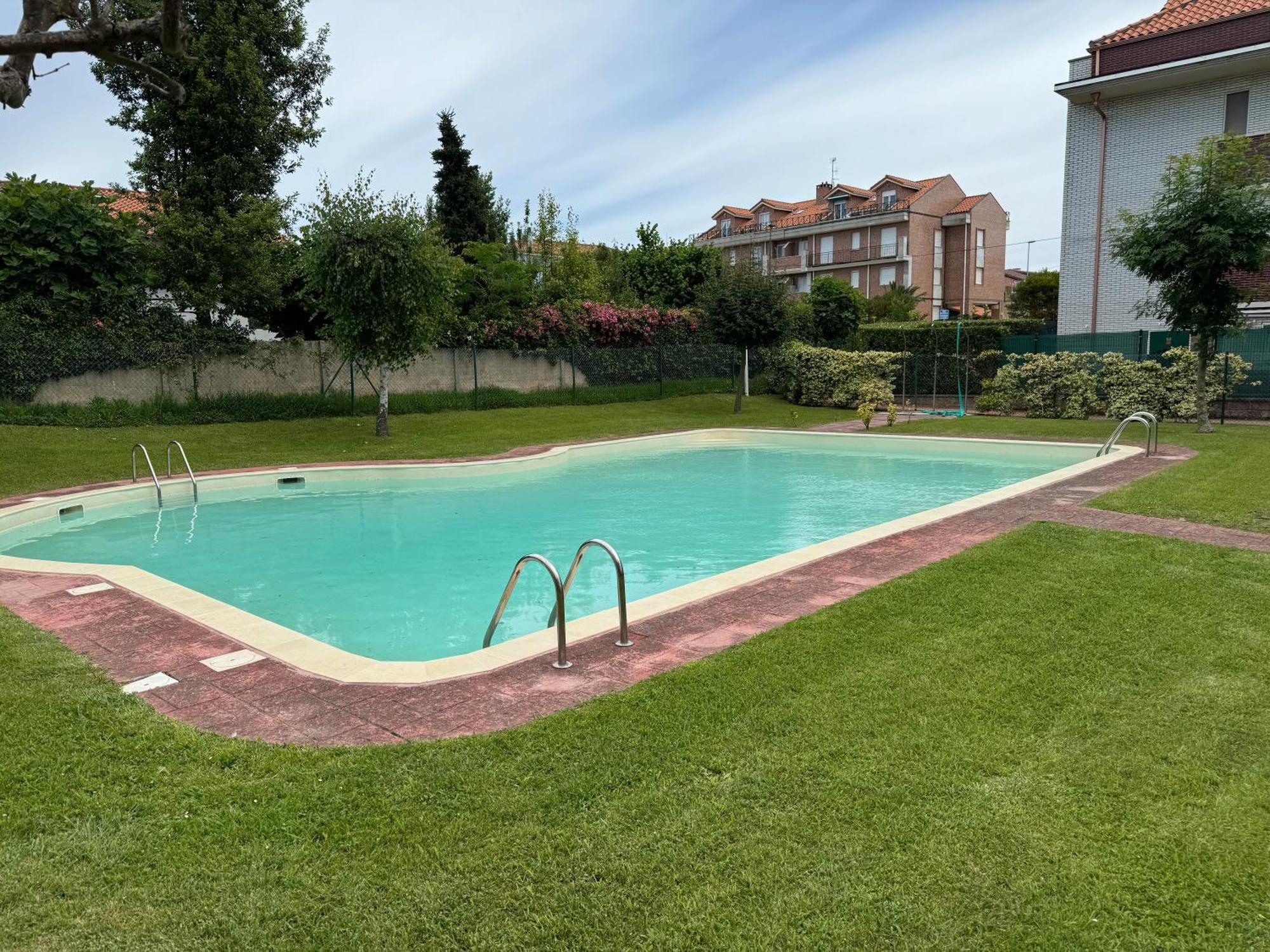 Appartement Garaje Y Piscina Comunitaria! à Suances Extérieur photo